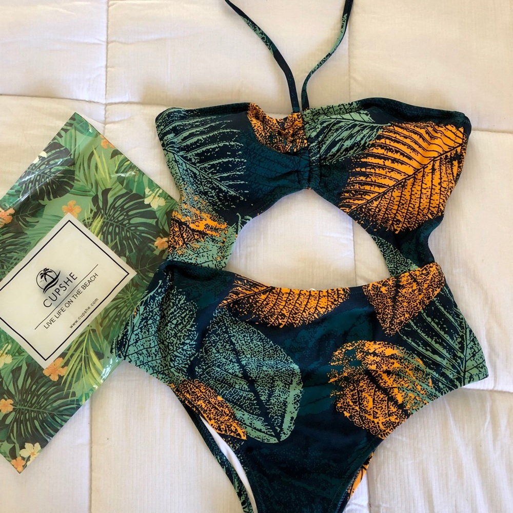 Cupshe Green and Golden Leaves one piece swimsuit